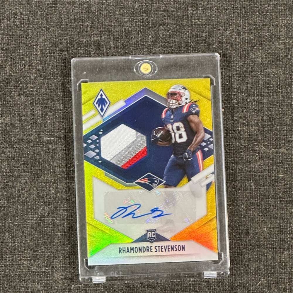 Rhamondre Stevenson RPA Triple color